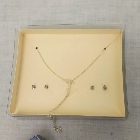 Willabee & Ward January set of necklace and earrings - Picture 7 of 8